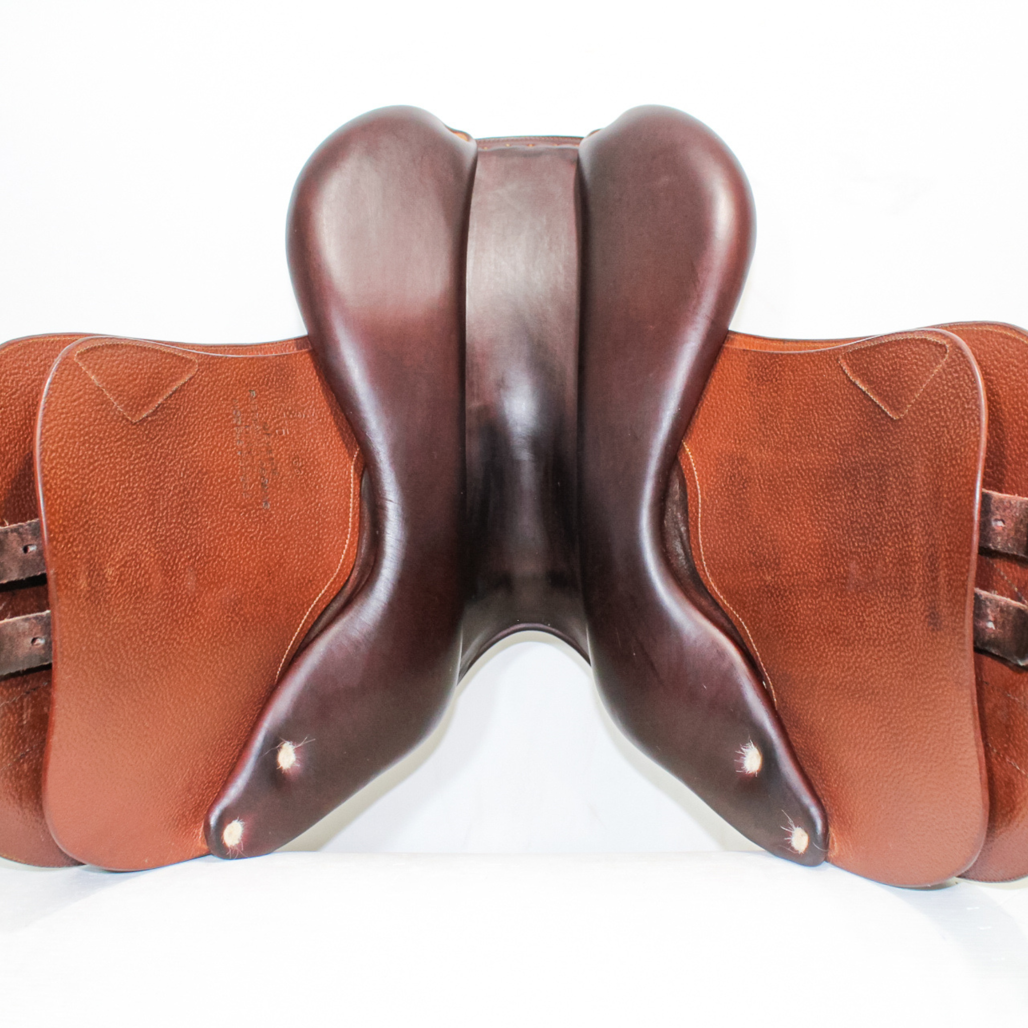 Meyer Kids Act 1; underside view of saddle panels