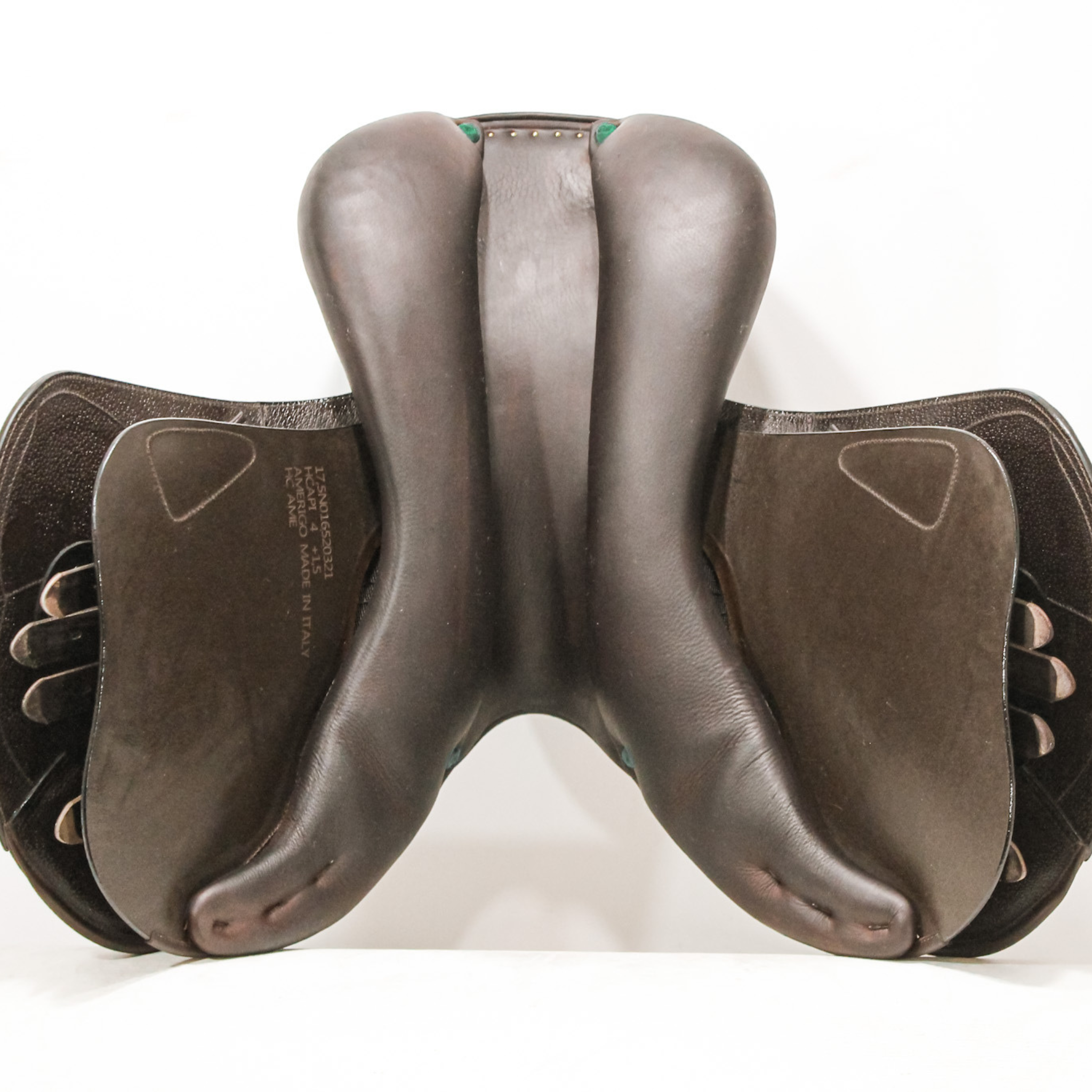 Amerigo HC dual flap jump saddle; underside view of saddle panels