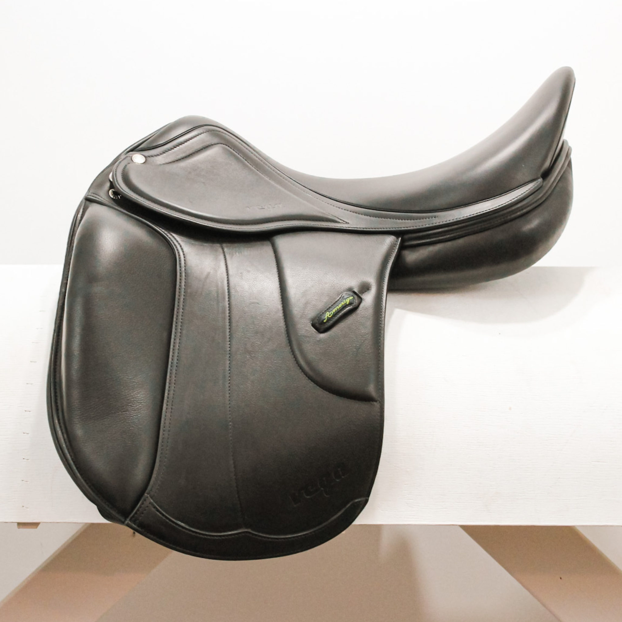 Amerigo Vega Dressage Special - 18" - Medium Wide Tree