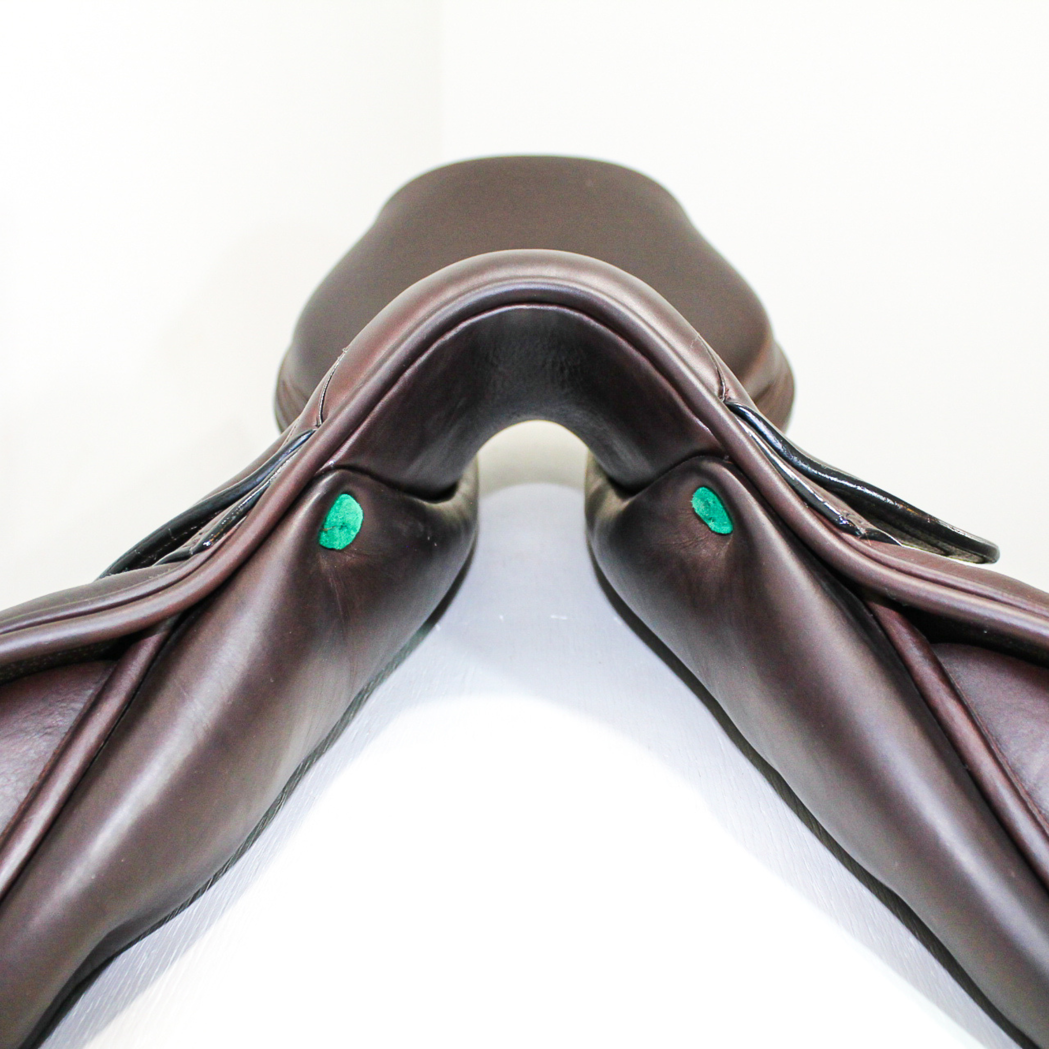 Front view of pommel/gullet channel area