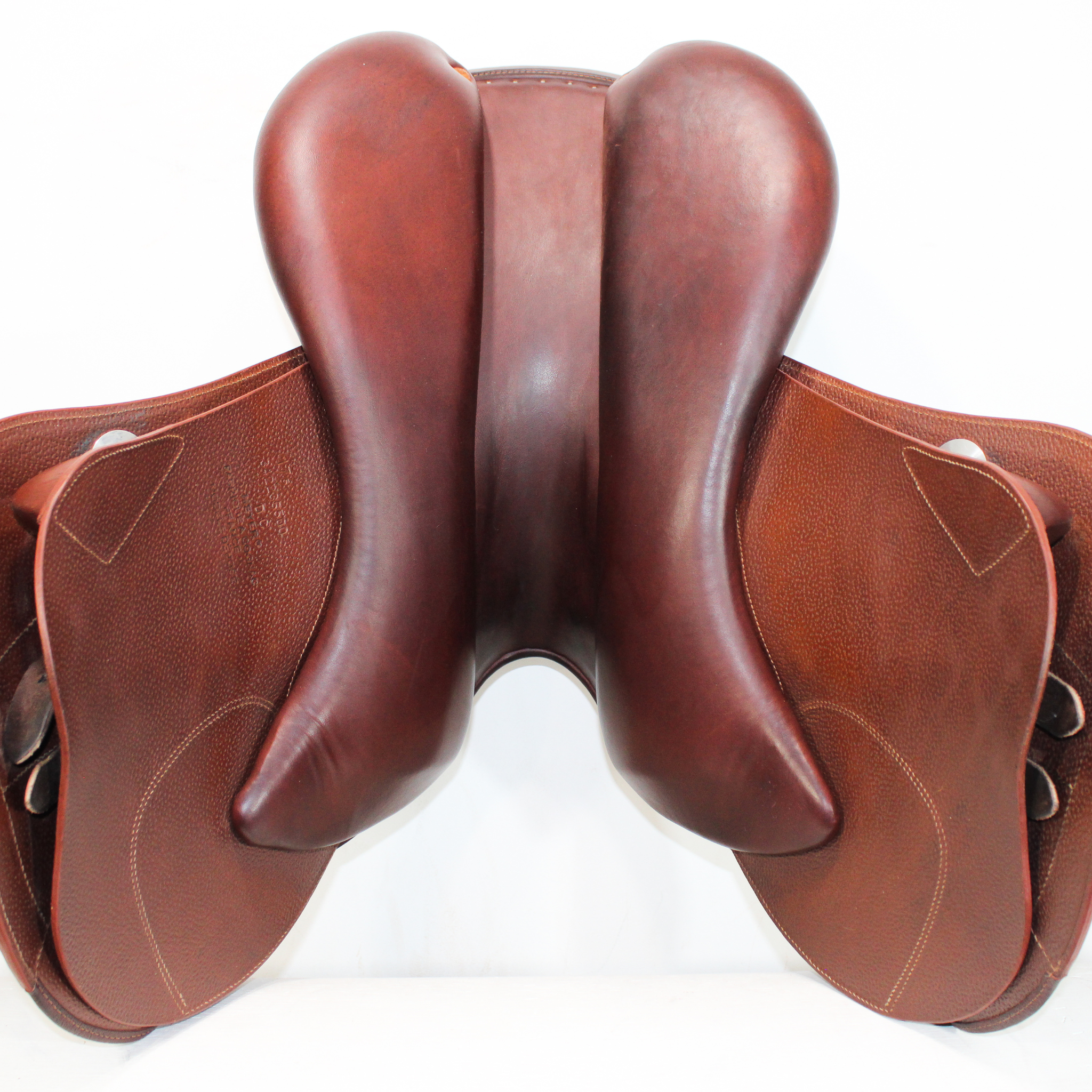 Meyer Act 2 jumping saddle; underside view of saddle panels.