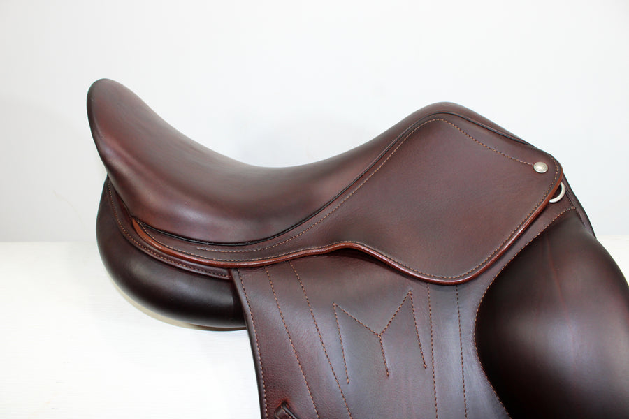 Meyer Dressage - 17.5" - AO1 Tree