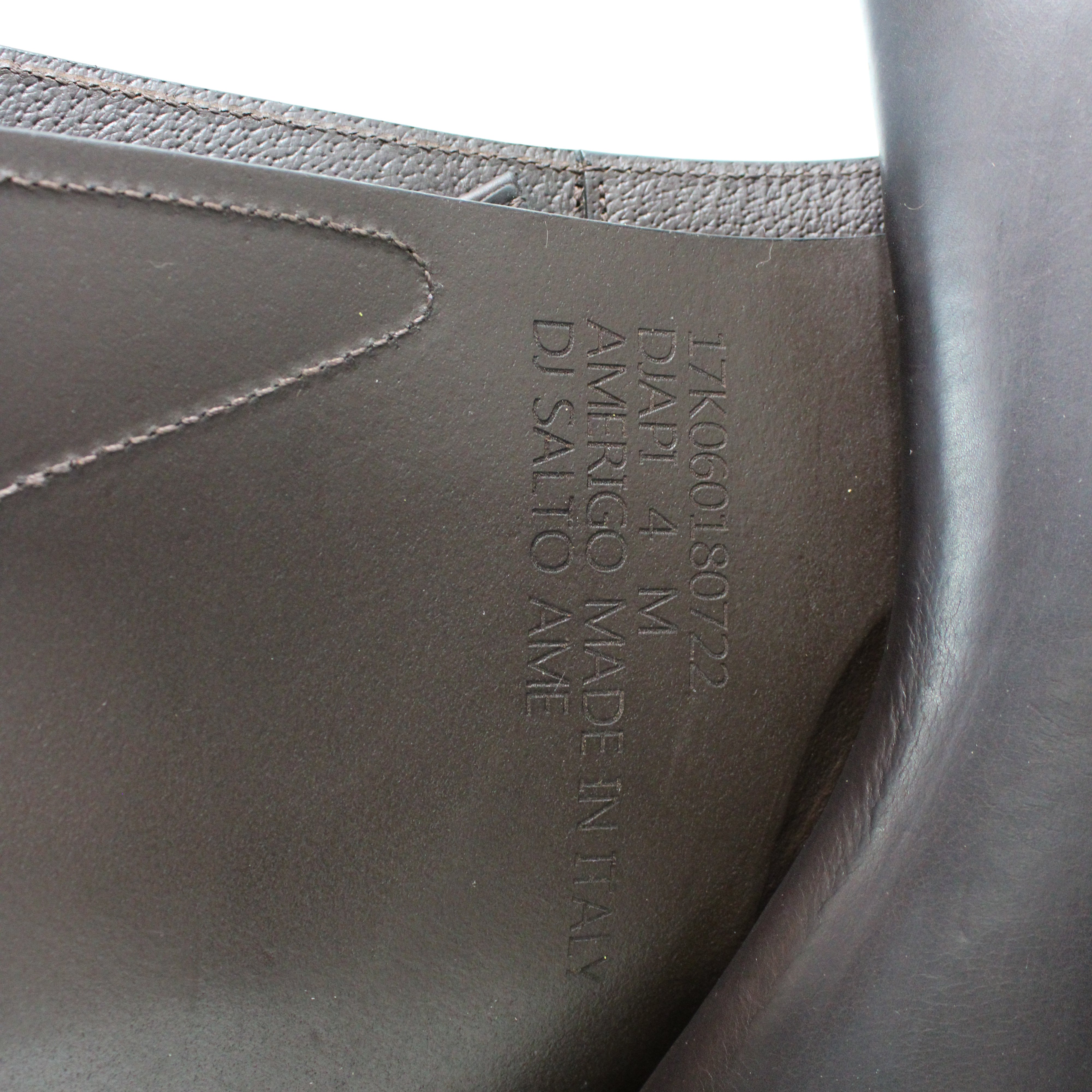 Close up of saddle stamp:


"17K06180722
DJAPI 4 M
AMERIGO MADE IN ITALY
DJ SALTO AME"